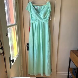 JJs House Green Sleeveless Sweetheart Gown